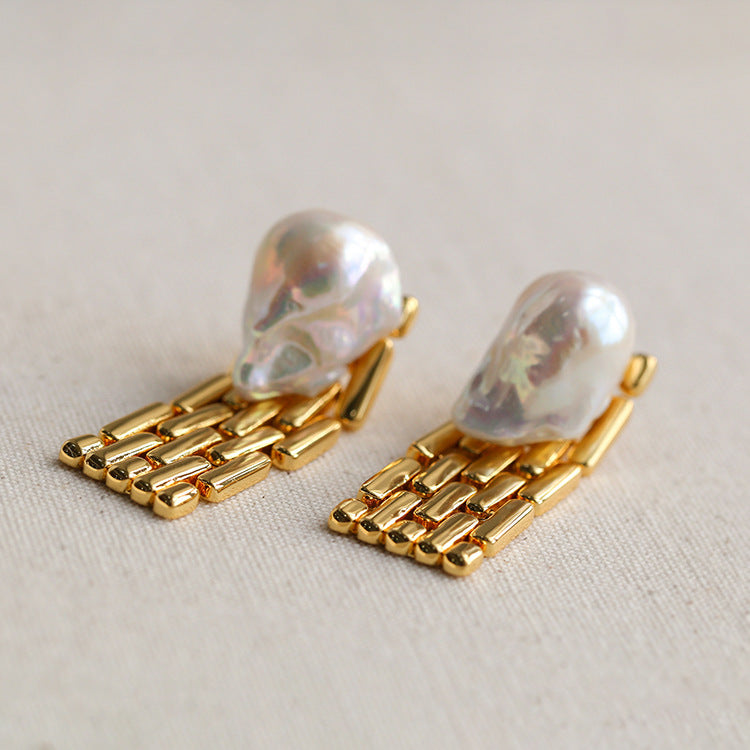 Pre Order: Retro Wide Chain Baroque Pearl Earrings