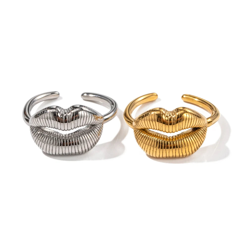 Pre Order:  Ribbed Lips Plated Adjustable Ring