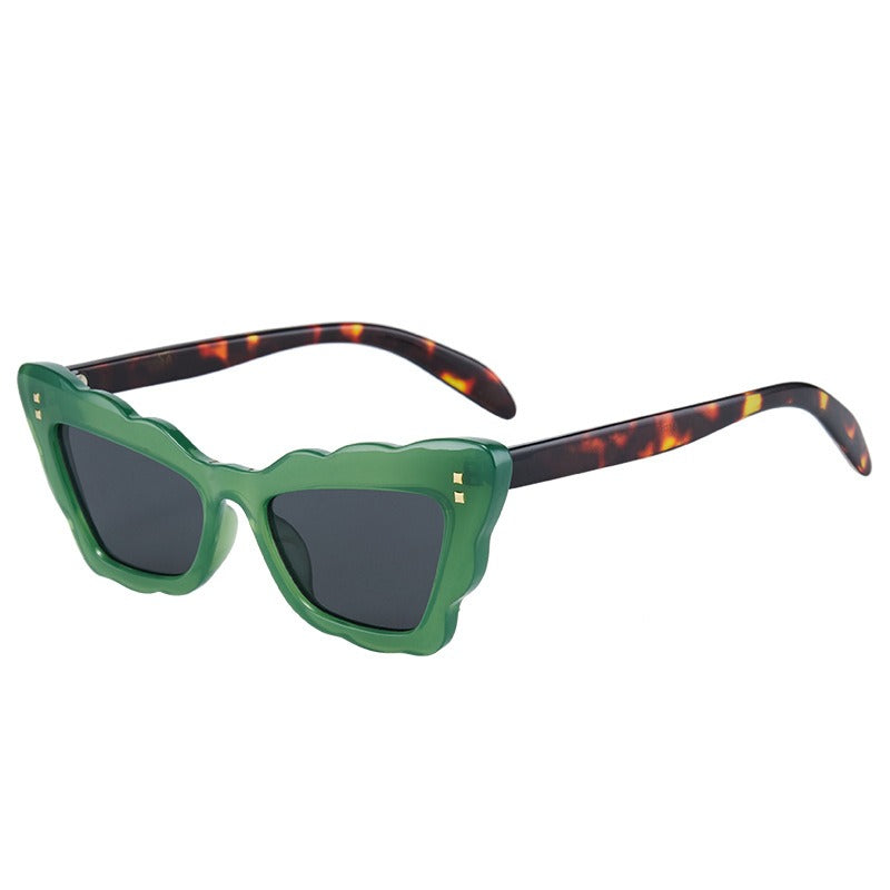 Pre Order:  Retro High-End Wave Pattern Progressive Sunglasses