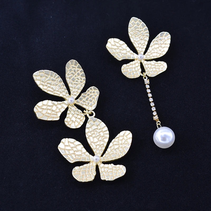 Vintage Flower Pearl Asymmetric Drop Earrings