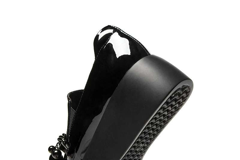 Pre Order:  Metal Chain Deep Mouth Pointed Toe Mid-Heel Platform Shoes