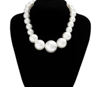 Pre Order:  Faux Pearls Necklace/Bracelet/Earrings