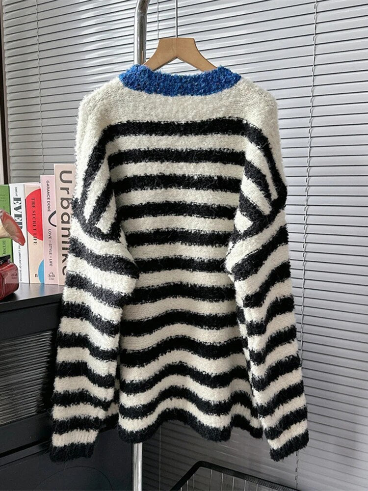 Contrast Collar Striped Knit Sweater - Kelly Obi New York